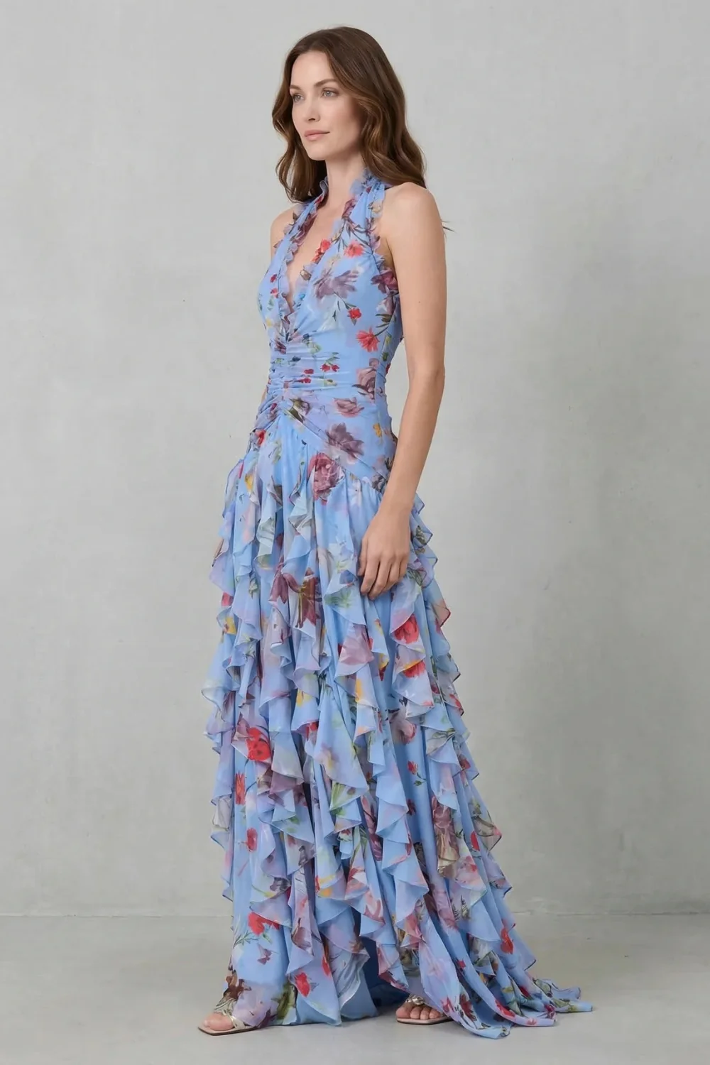 Belén | Vestido largo romántico con escote halter y cascada de rosas