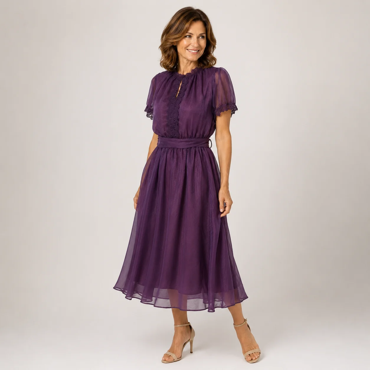 Claudia | Vestido largo con escote pronunciado y ribete de encaje de gasa