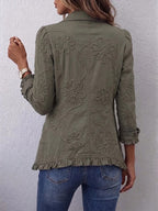Karina | Chaqueta utilitaria de estilo bohemio-chic con bordado floral y volantes