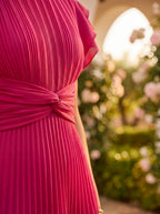Sara | Elegante vestido largo plisado con cintura anudada
